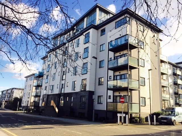 Flat Civic Centre Road in Southampton