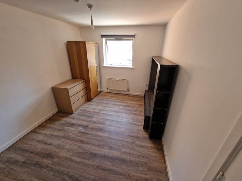Room Windmill Road in Slough