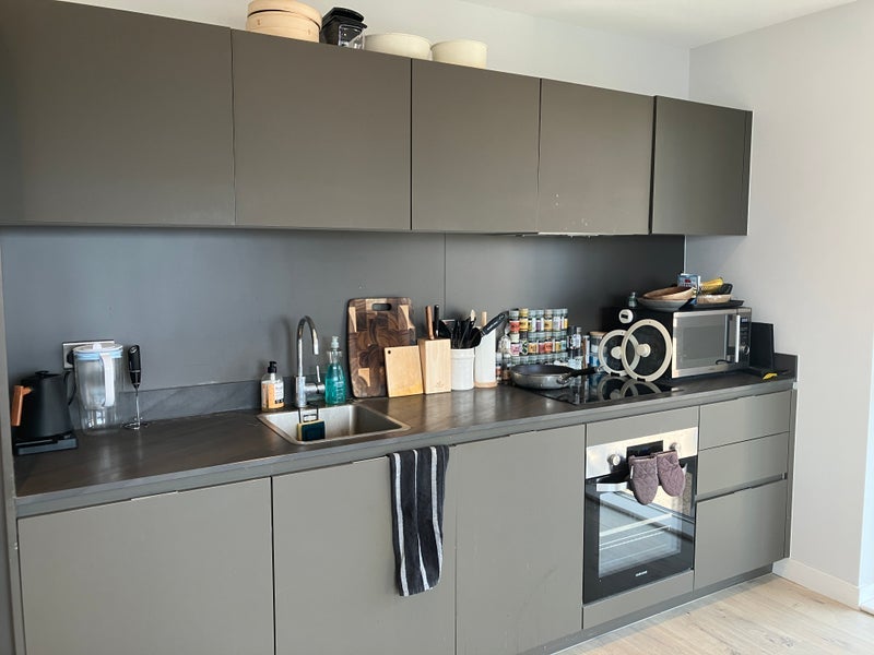 Flat Wickford Way in Greater London