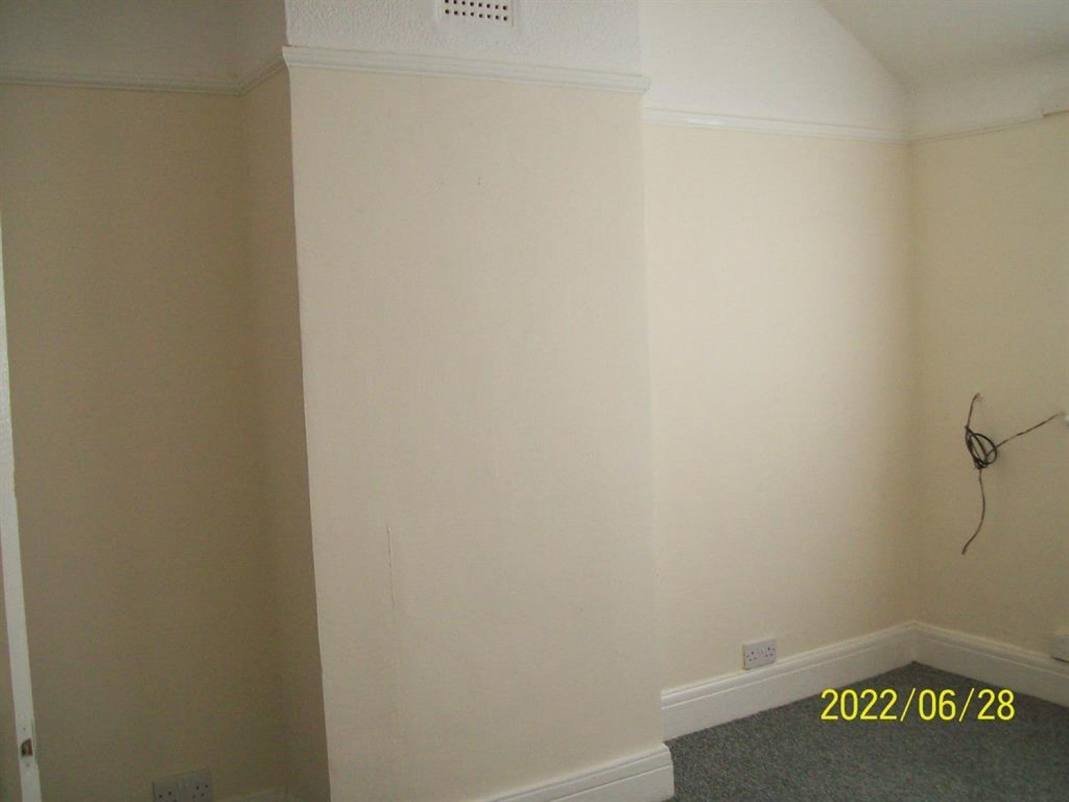 Flat Overpool Road in Ellesmere Port