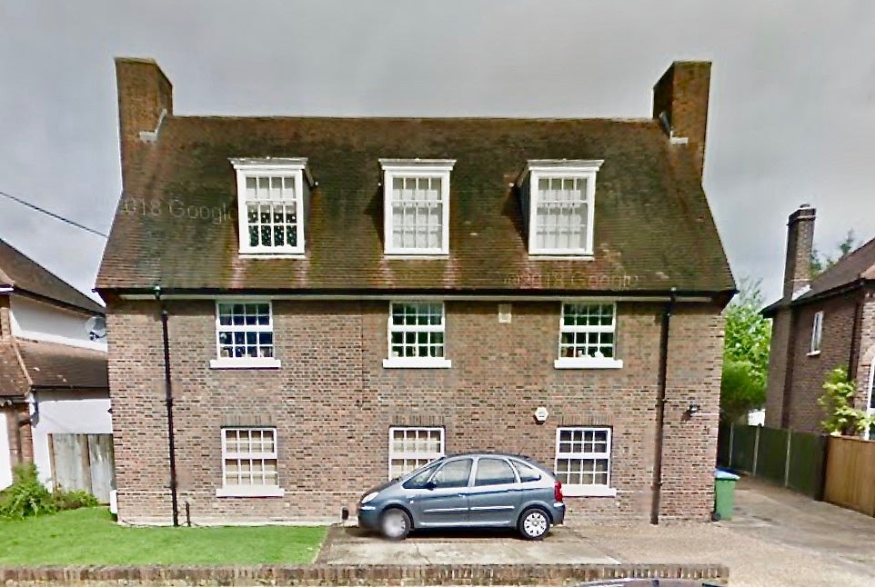Flat Avondale Avenue in Elmbridge