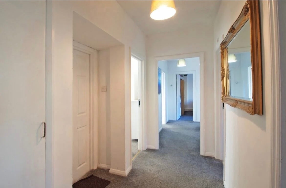 Room High Street in Epsom and Ewell