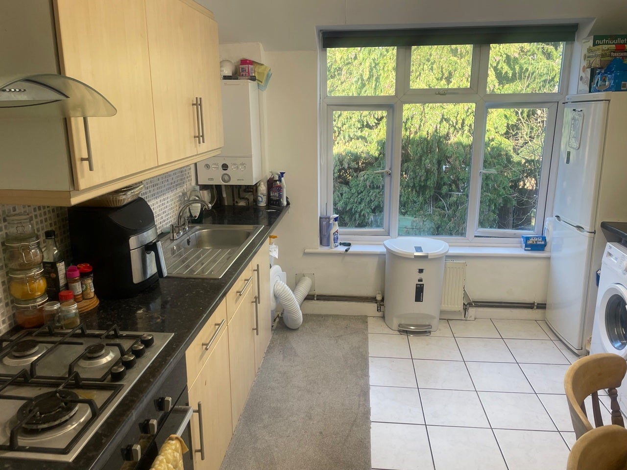 Room High Street in Epsom and Ewell