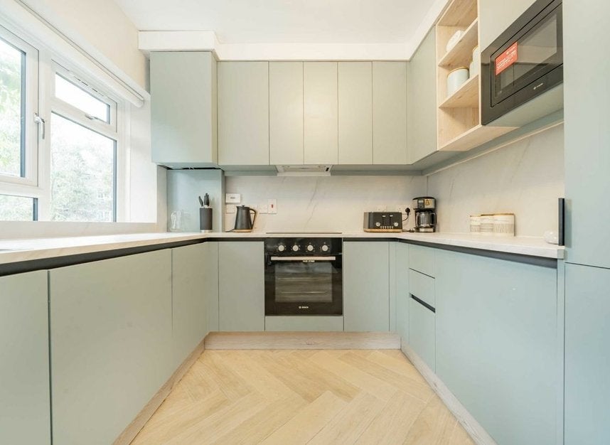 Flat Carlton Hill in City of Westminster