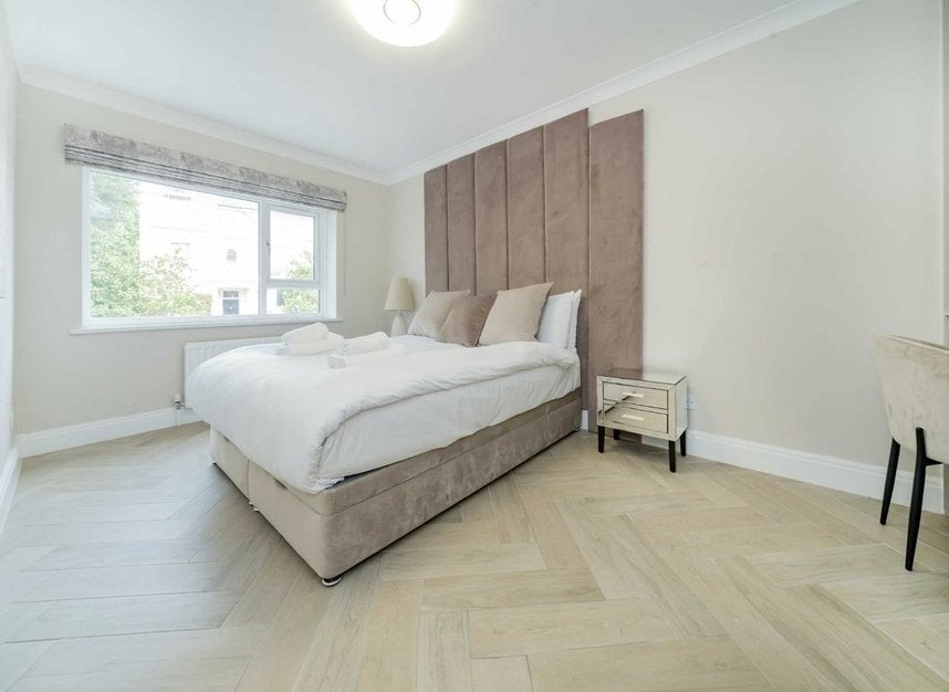 Flat Carlton Hill in City of Westminster