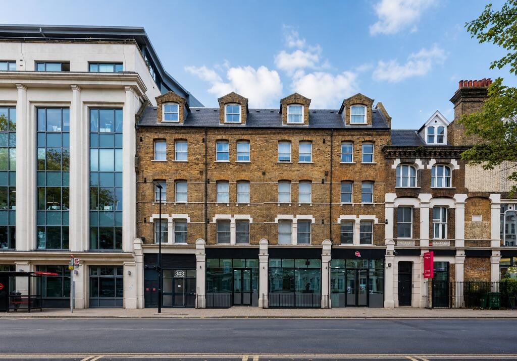 Flat Royal College Street in London
