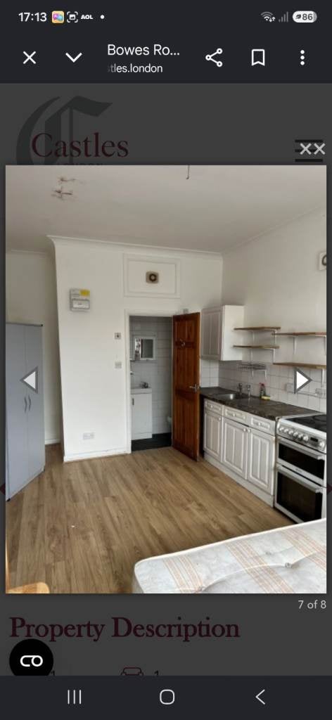 Flat Bowes Road in Greater London