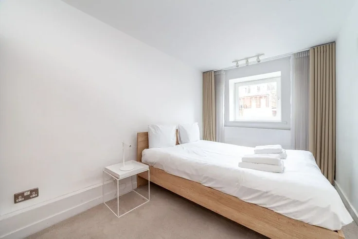 Flat Ebury Street in City of Westminster