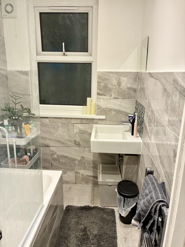 Room Linacre Road in Greater London