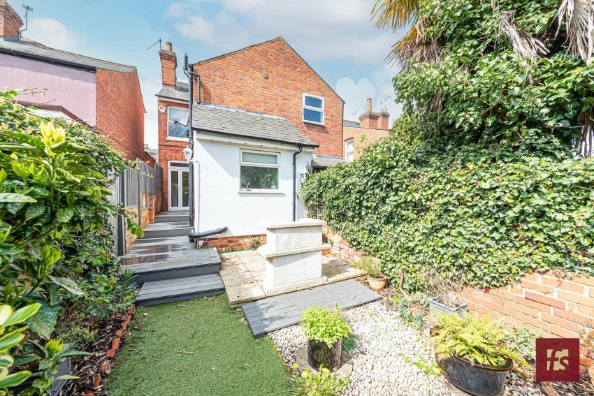 House Highgrove Street in Reading