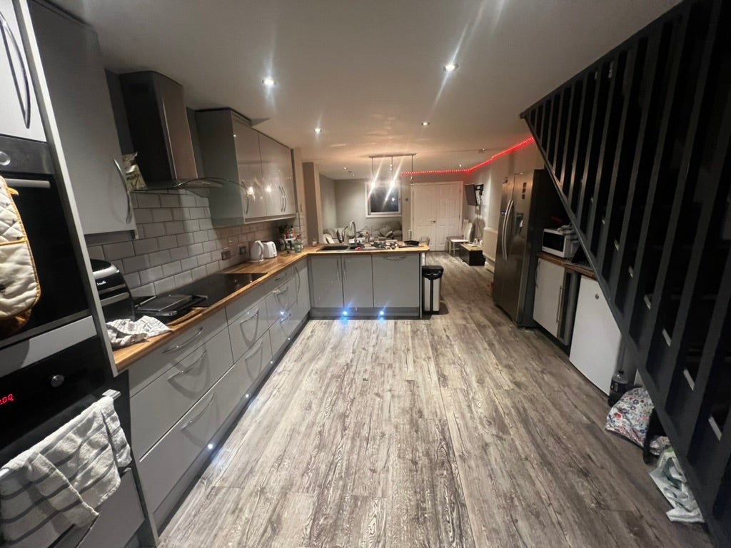 Flat Midland Road in Leeds