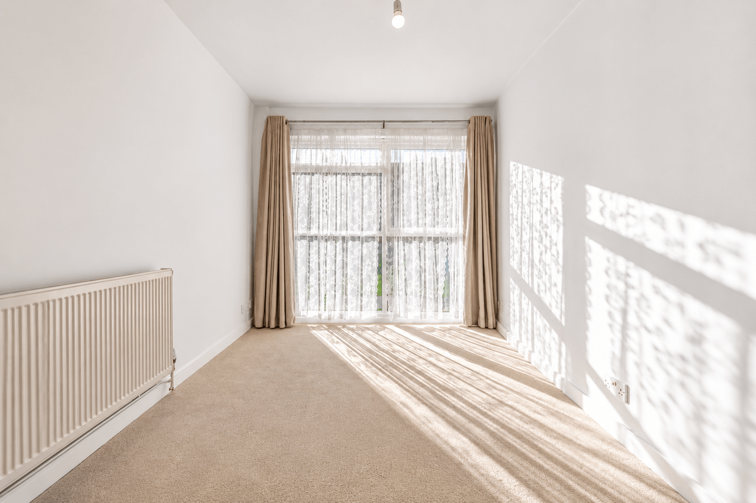 Flat Chatsworth Road in Greater London