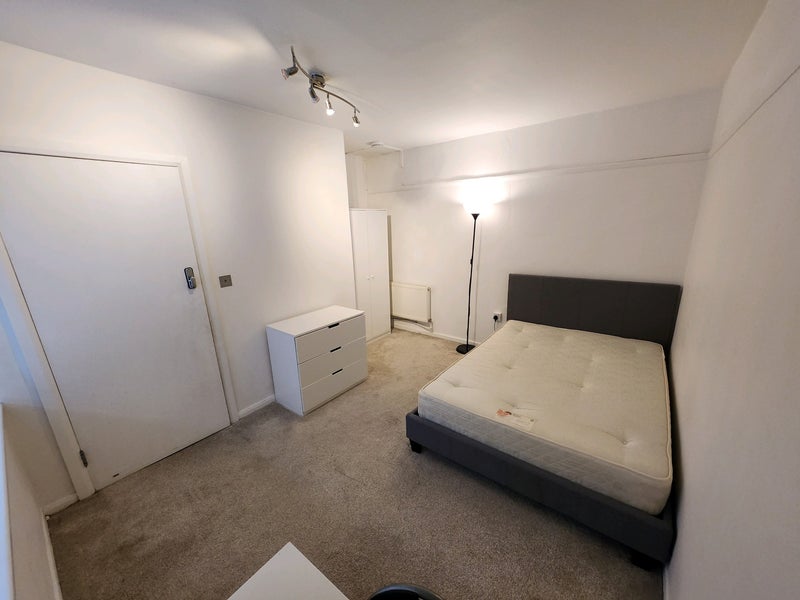 Room Shandy Street in Greater London