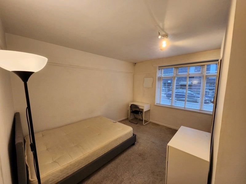 Room Shandy Street in Greater London