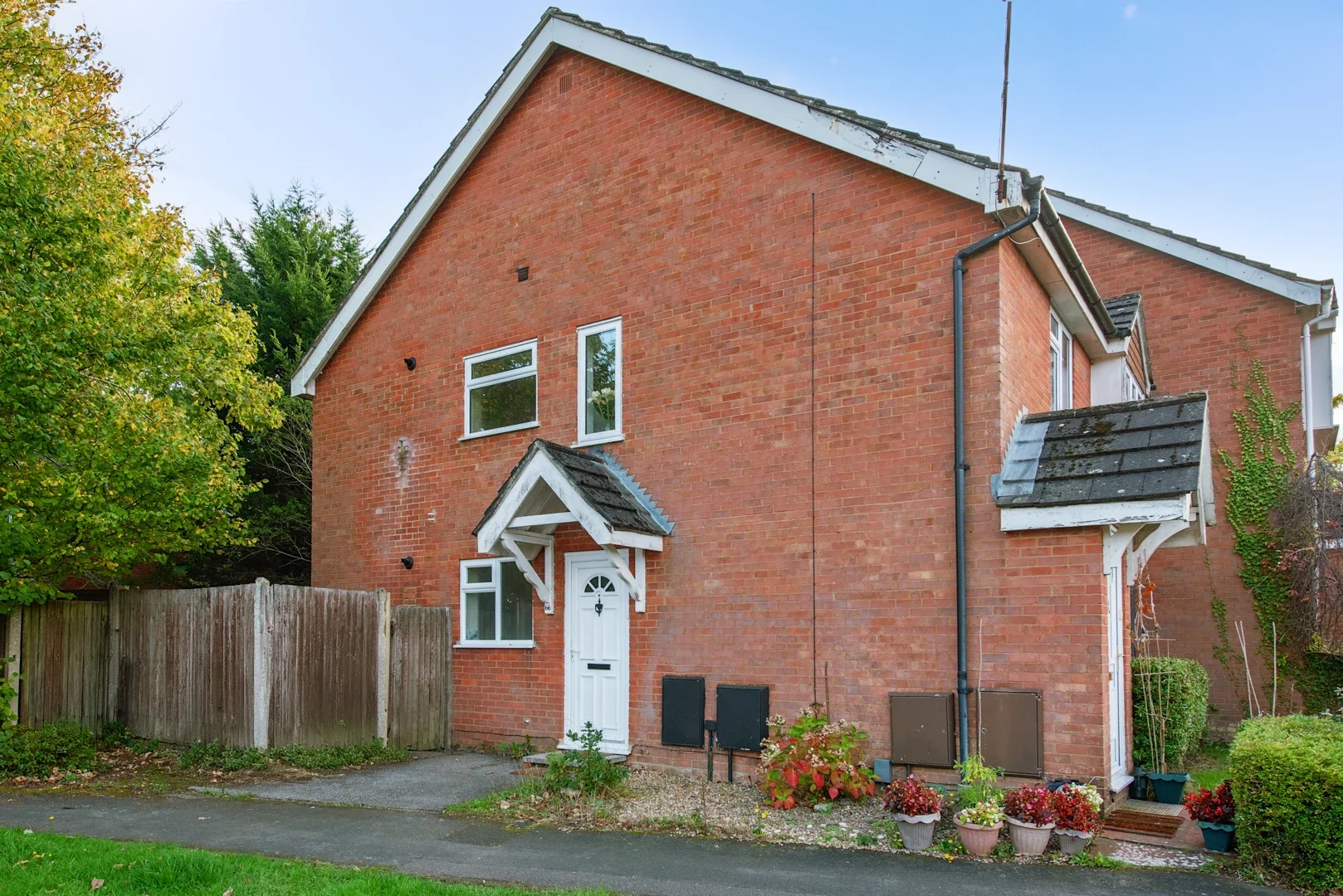 Flat Sandringham Way in Surrey Heath