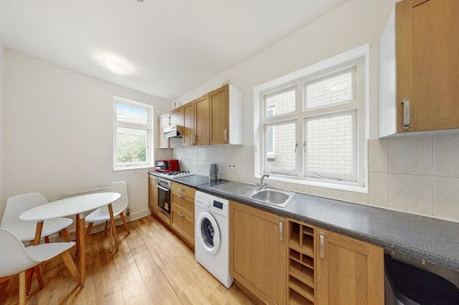 Room Highview Road in Greater London