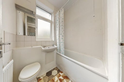 Room Highview Road in Greater London
