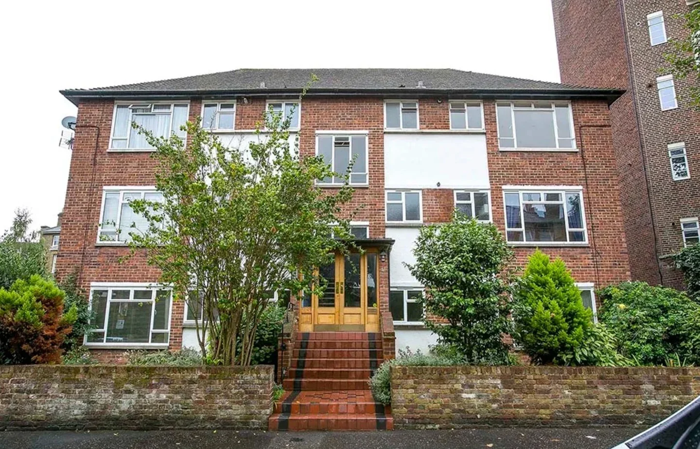 Flat Lichfield Gardens in Greater London
