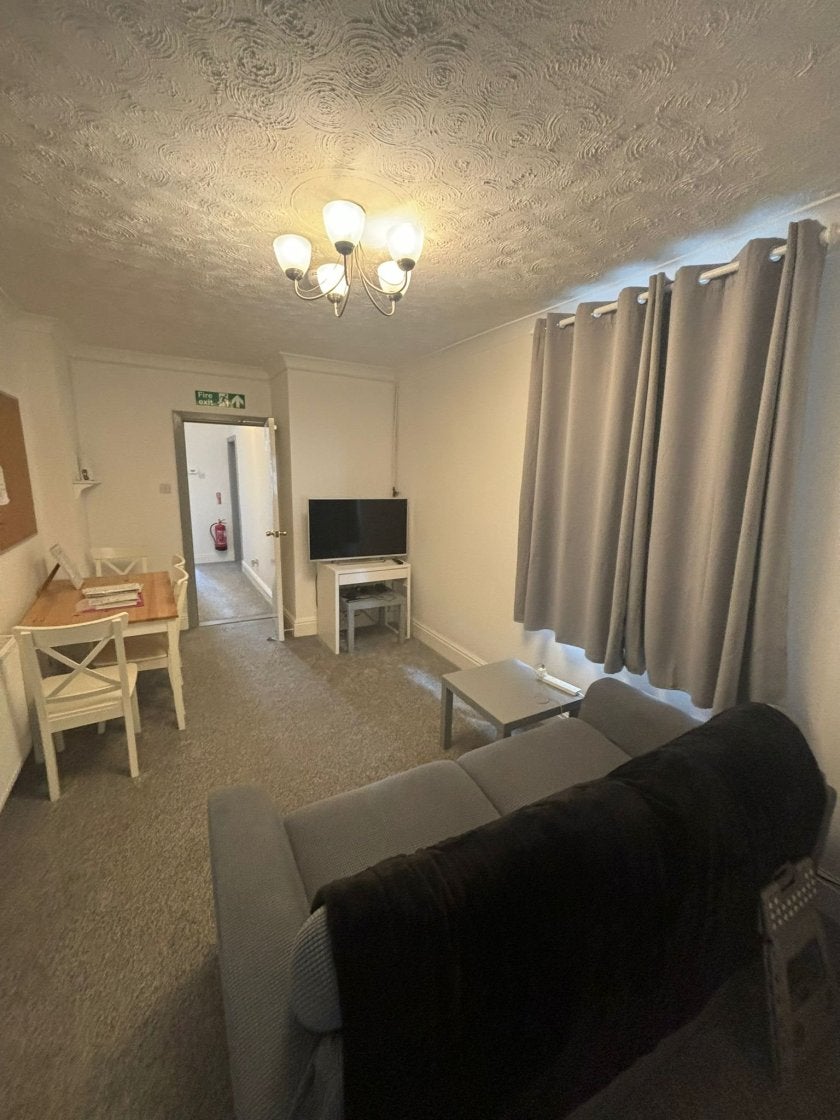 Room Watkin Street in Swansea
