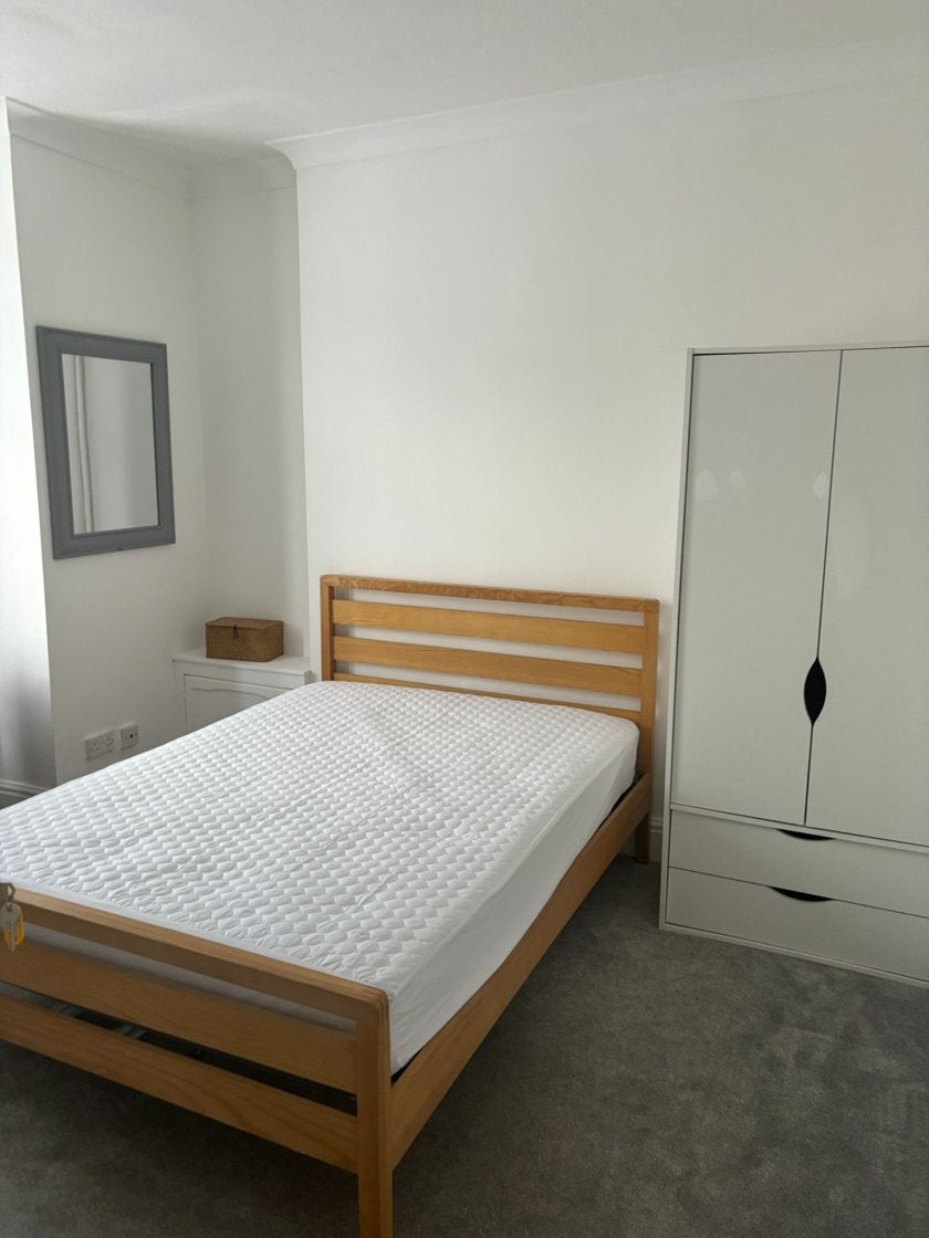 Room Watkin Street in Swansea
