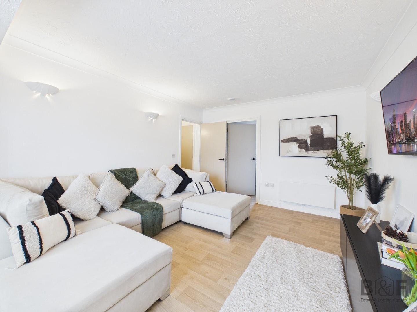 Flat Arthurs Close in Bristol