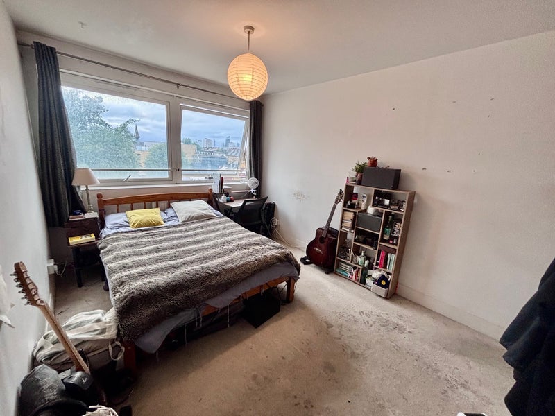 Room Austin Road in Greater London