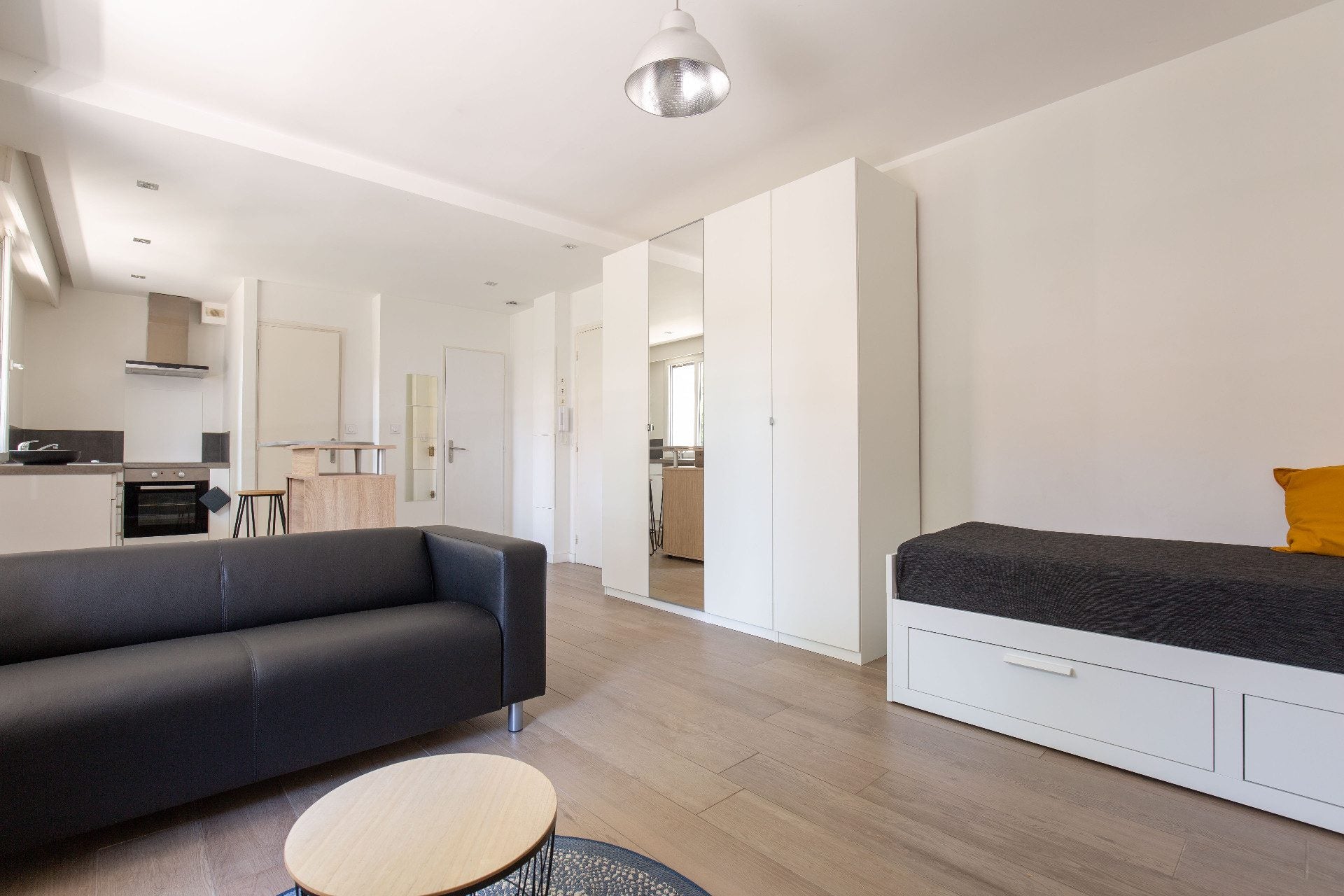 Flat Rue Champollion in Grenoble