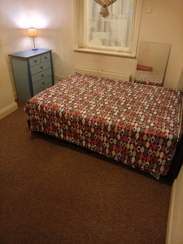Room Cleveland Road in Bournemouth