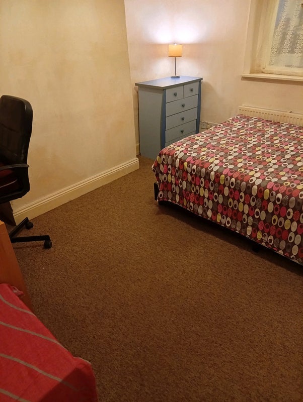 Room Cleveland Road in Bournemouth