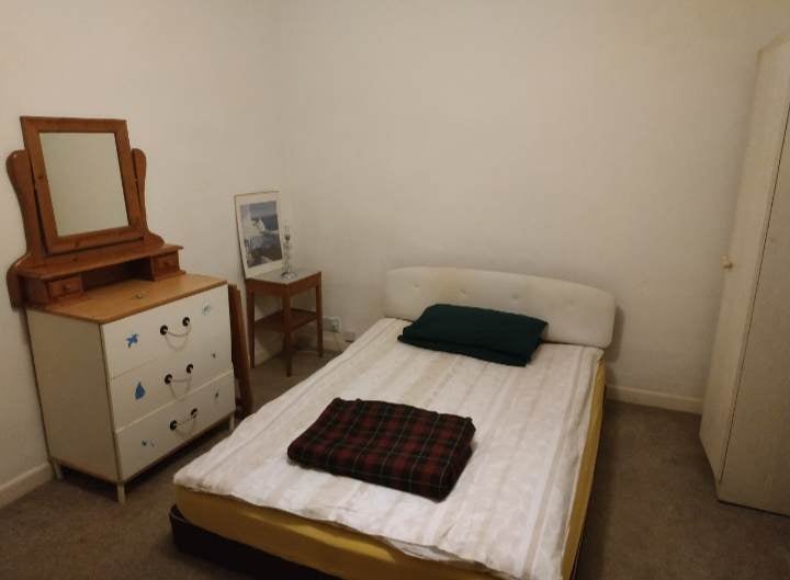 Room Cleveland Road in Bournemouth