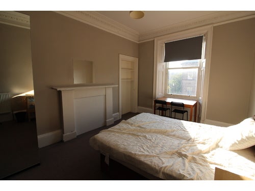 Flat Warrender Park Road in Edinburgh