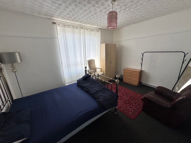 Room Woodville Street in Glasgow