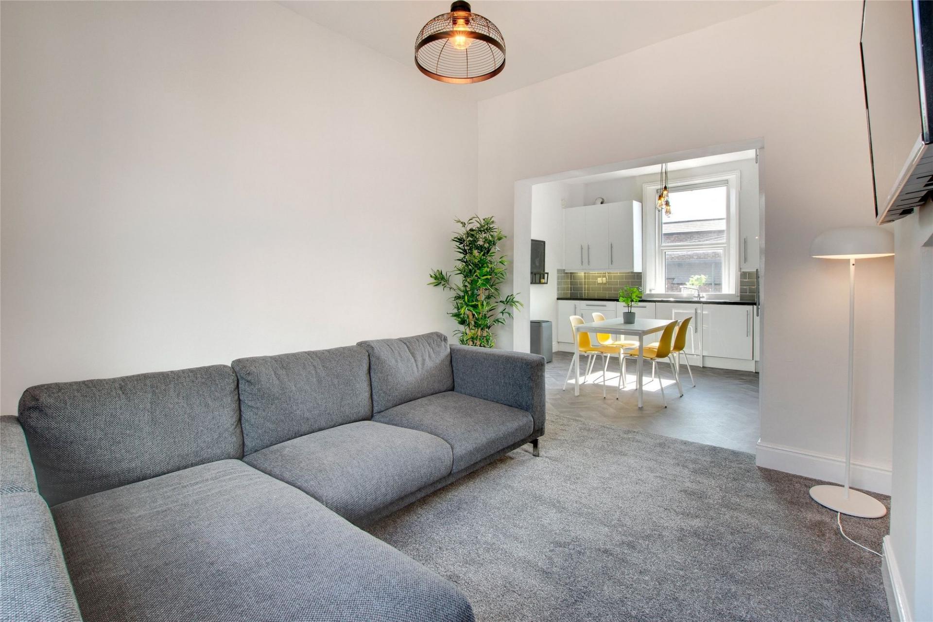 Flat Clayton Road in Newcastle upon Tyne