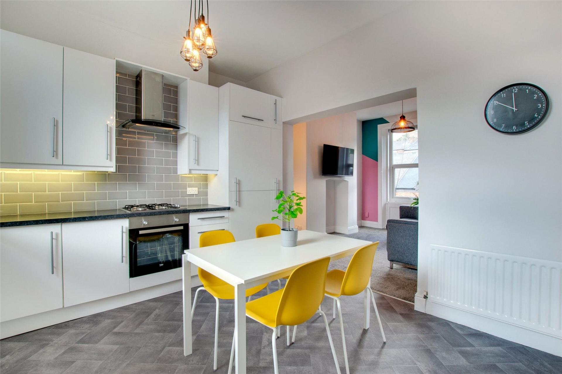 Flat Clayton Road in Newcastle upon Tyne