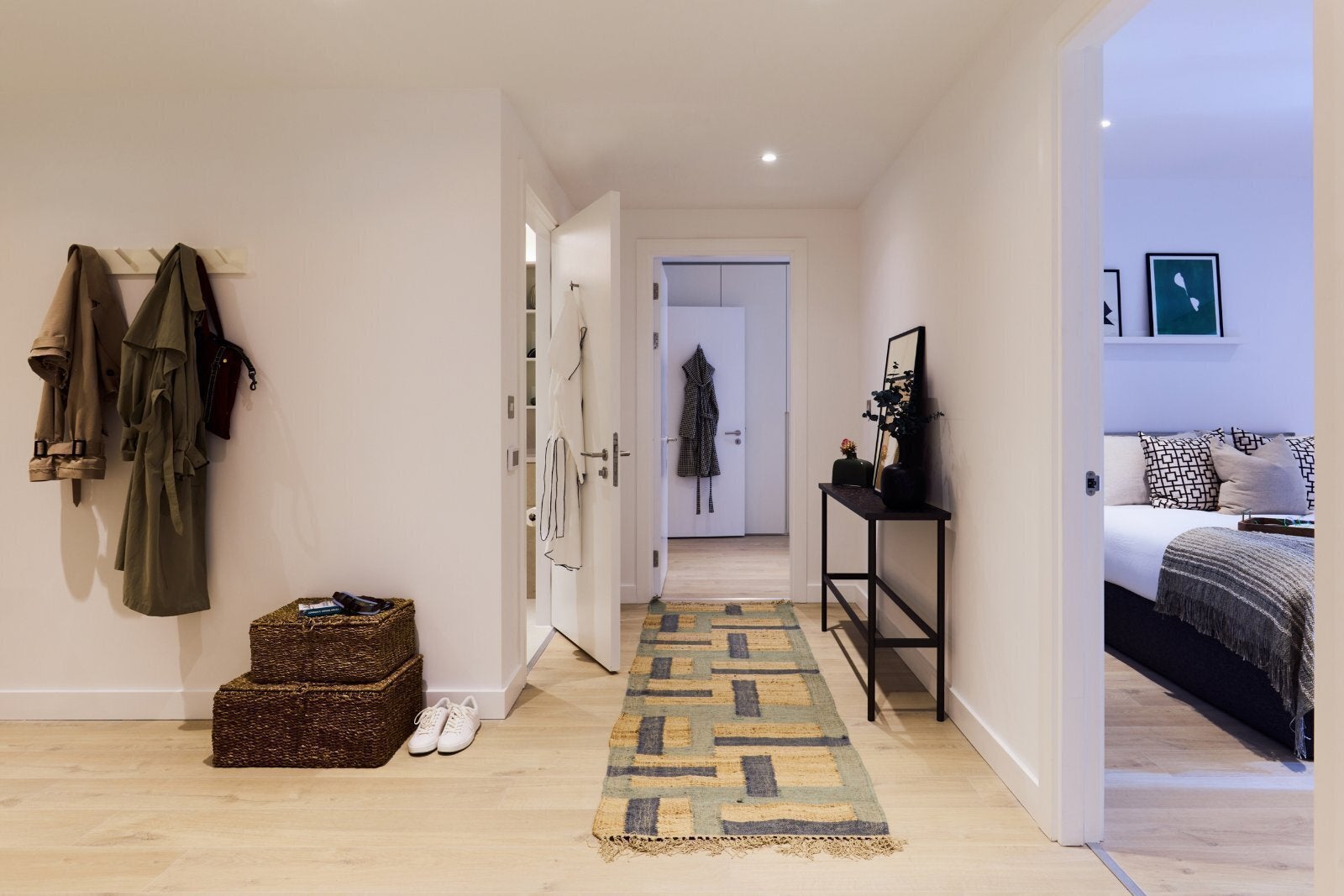 Flat New Drum Street in Greater London