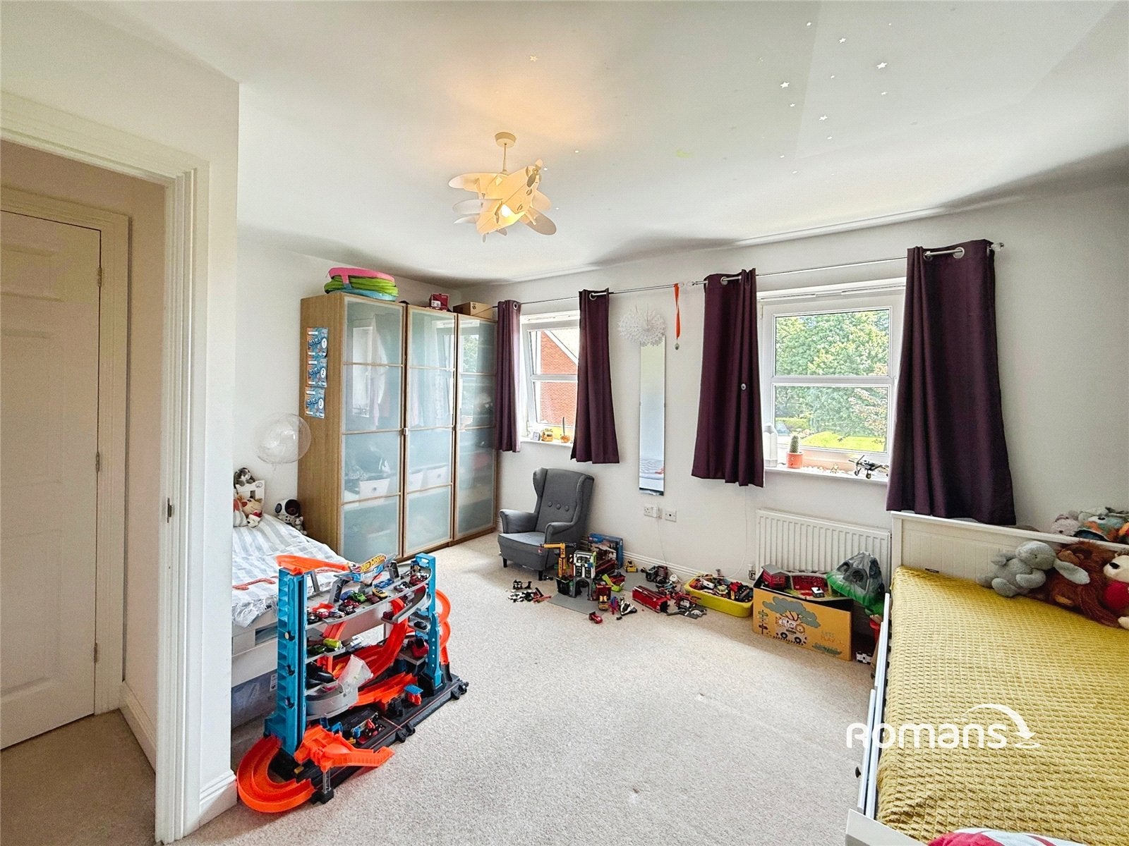 House School Close in High Wycombe