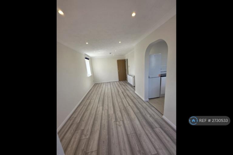 Flat St Leonards Close in Grays