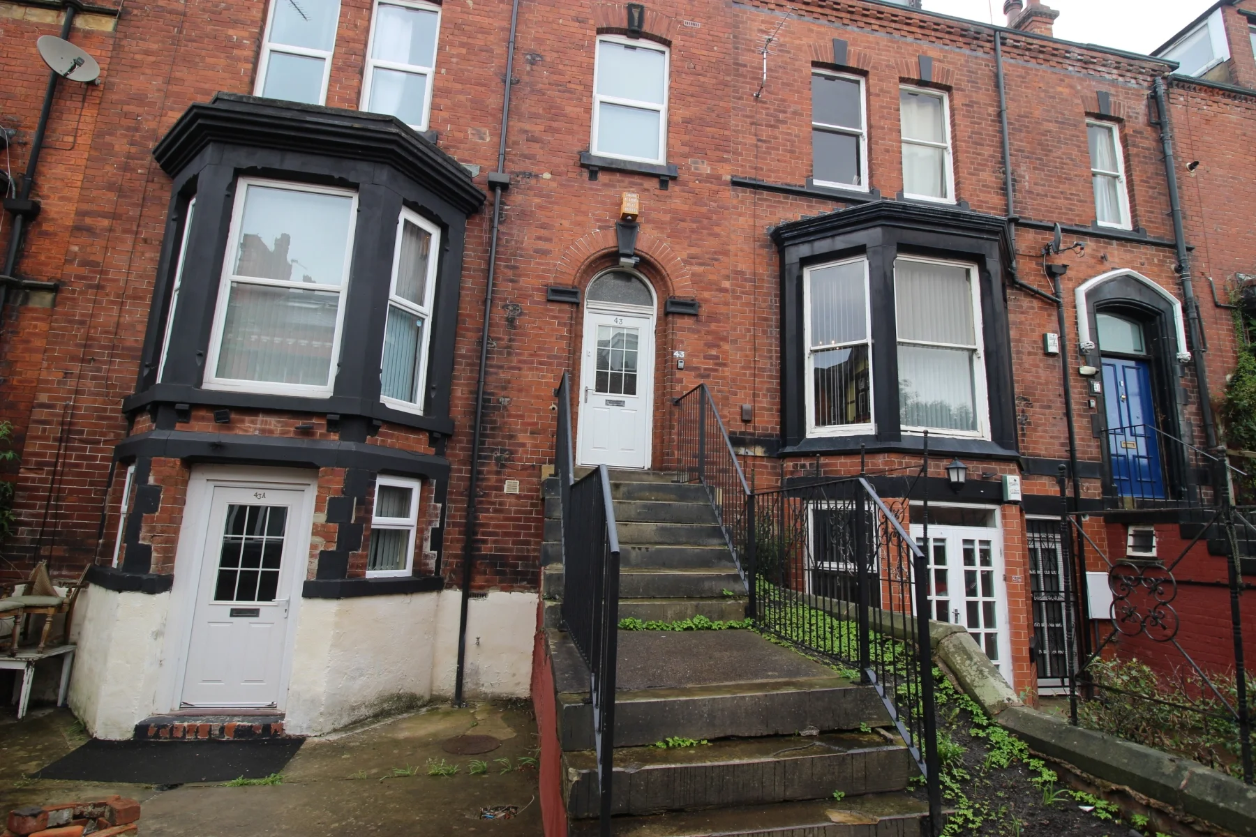 Flat Regent Park Terrace in Leeds
