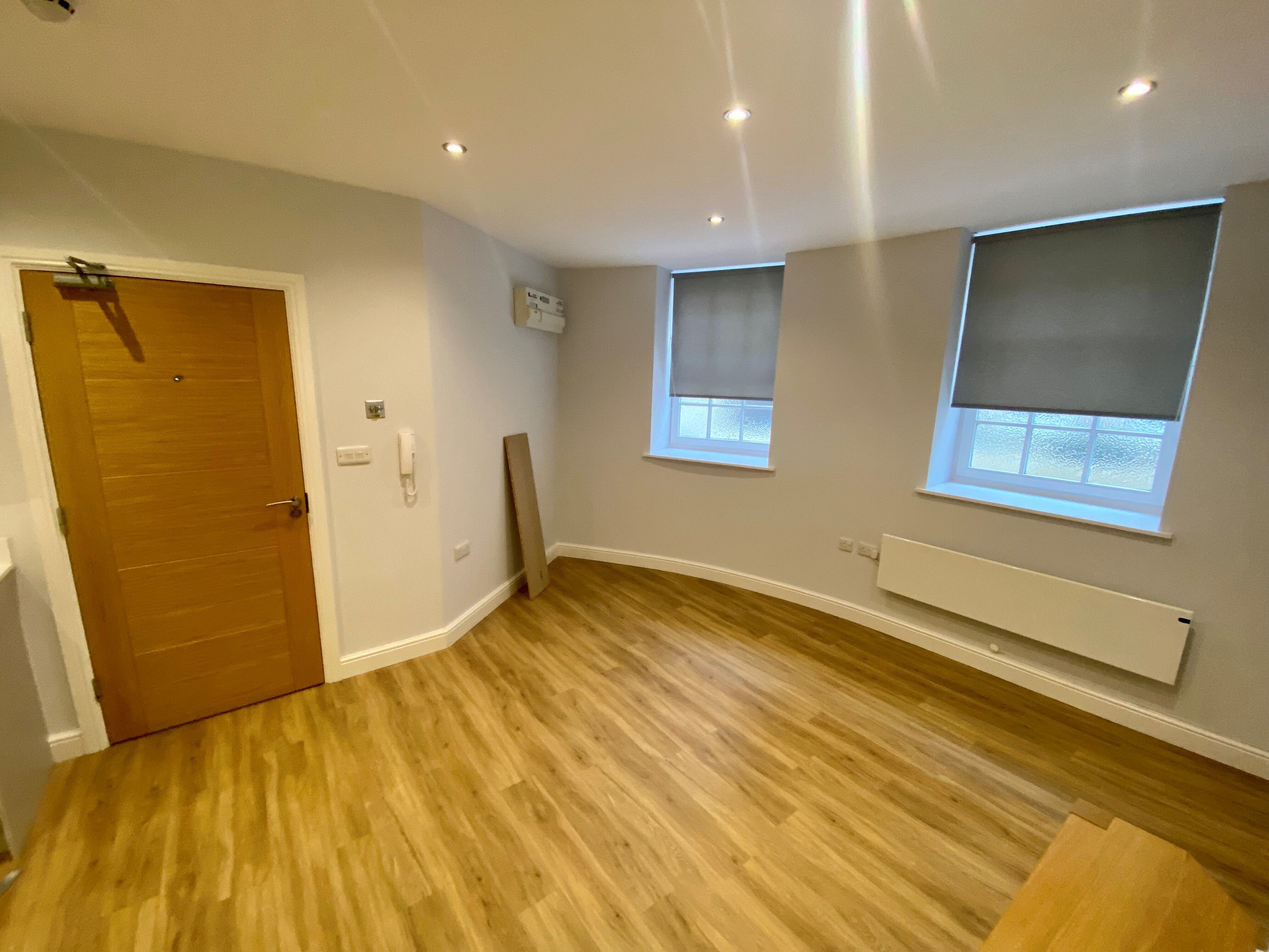 Flat St James's Terrace in Nottingham