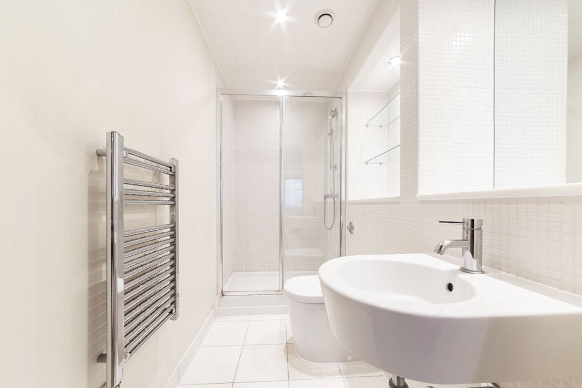 Flat Prestons Road in Greater London