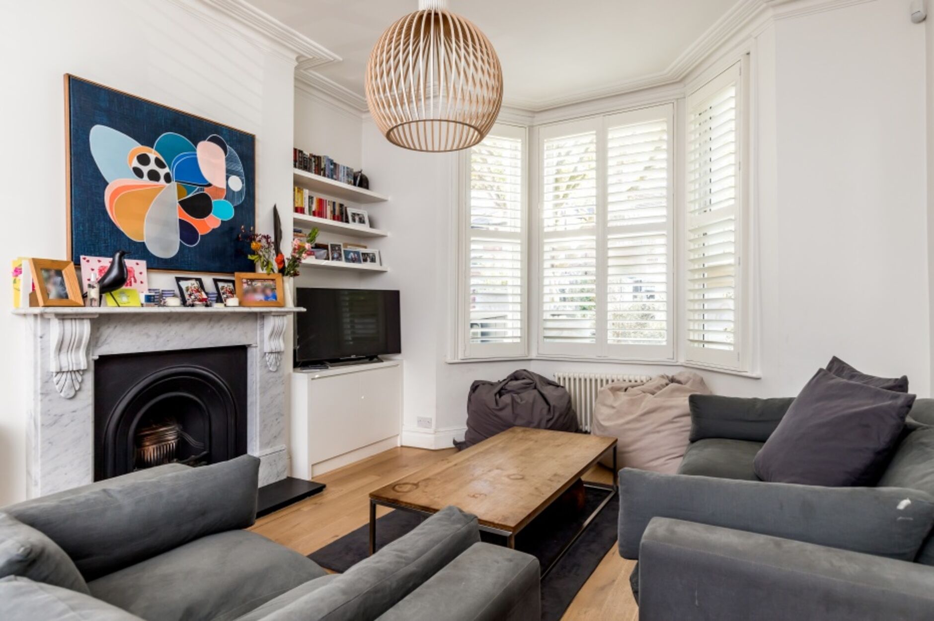 House Bassein Park Road in Greater London