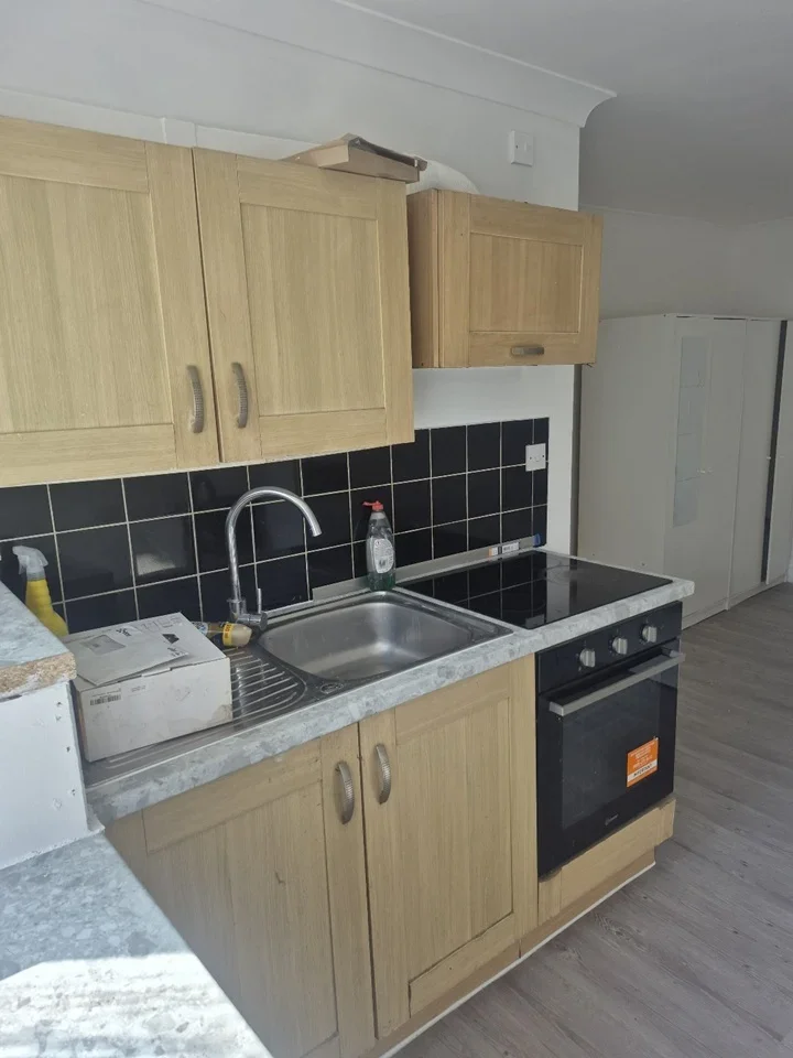 Flat Tring Avenue in Greater London