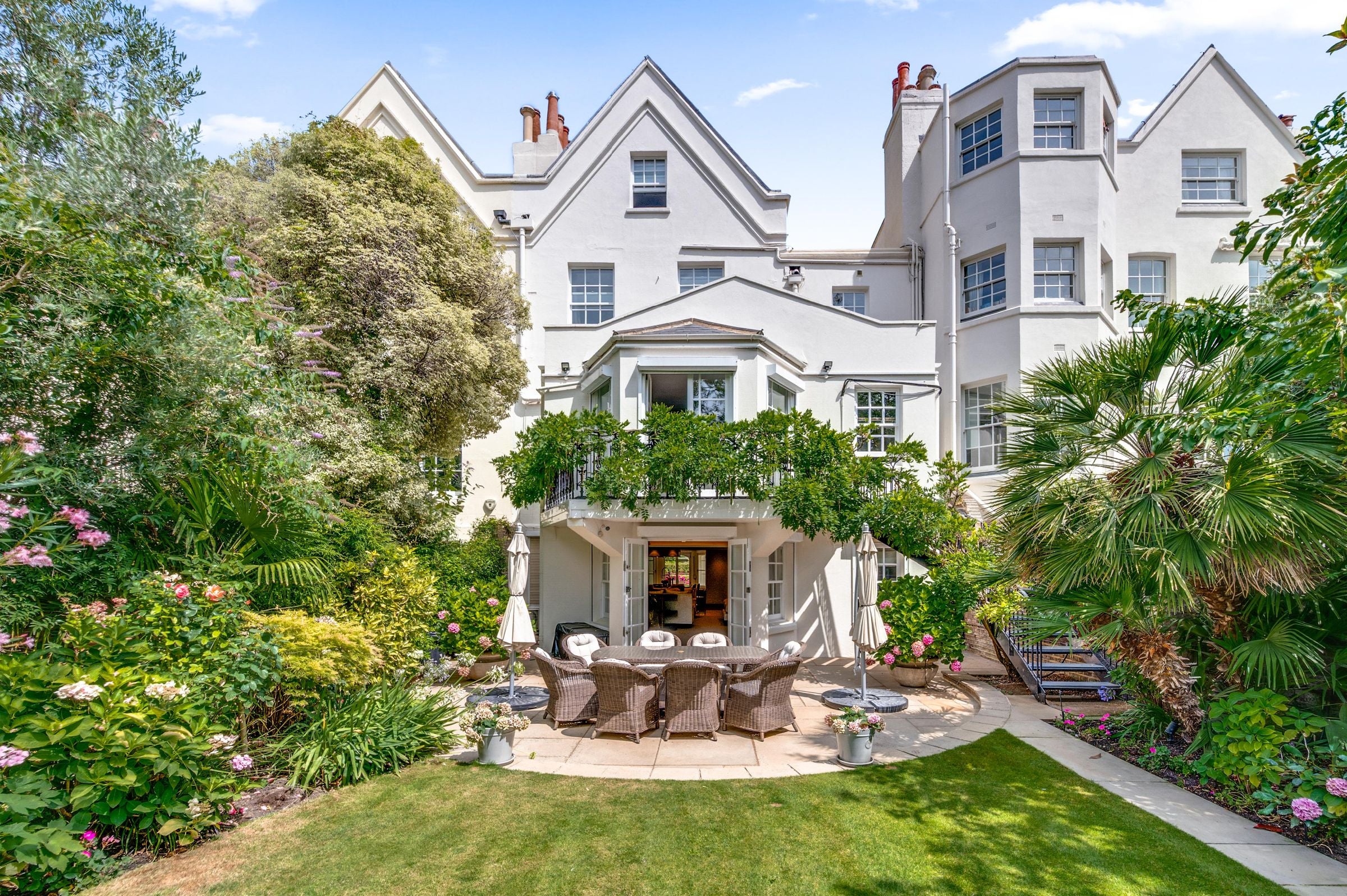 House Addison Road in Greater London