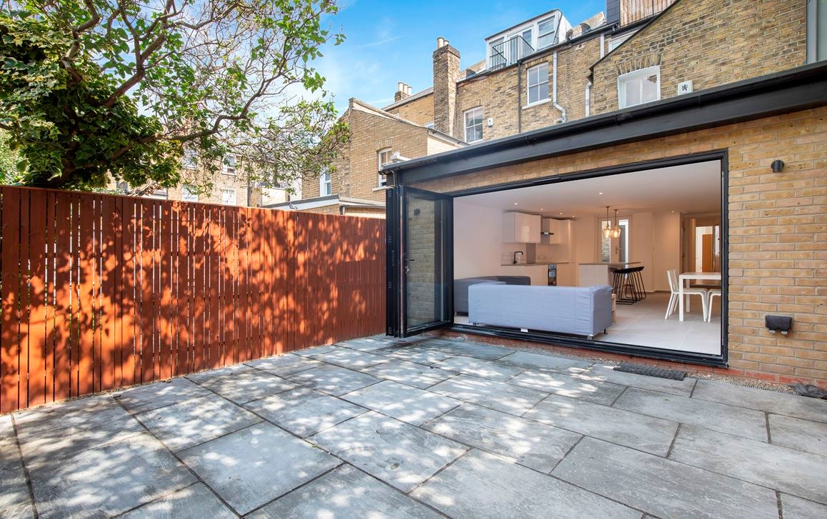 Flat Chantrey Road in Greater London