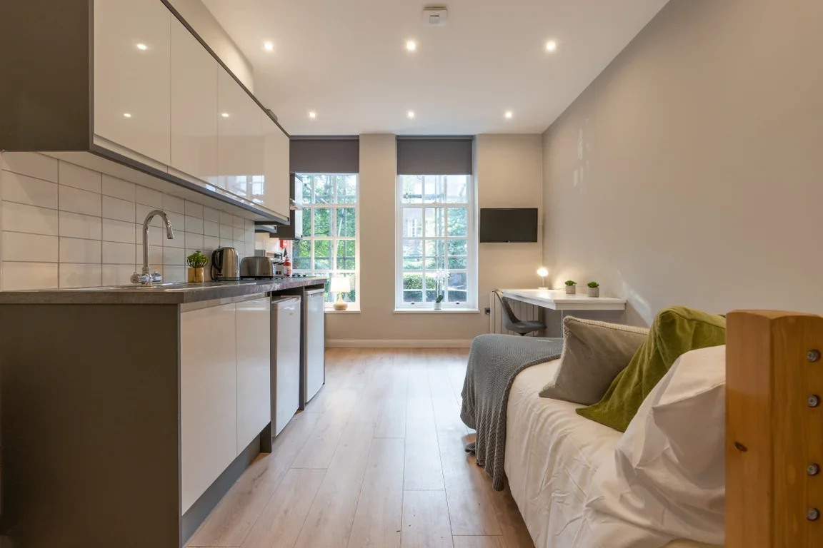 Flat Eskdale Terrace in Newcastle upon Tyne