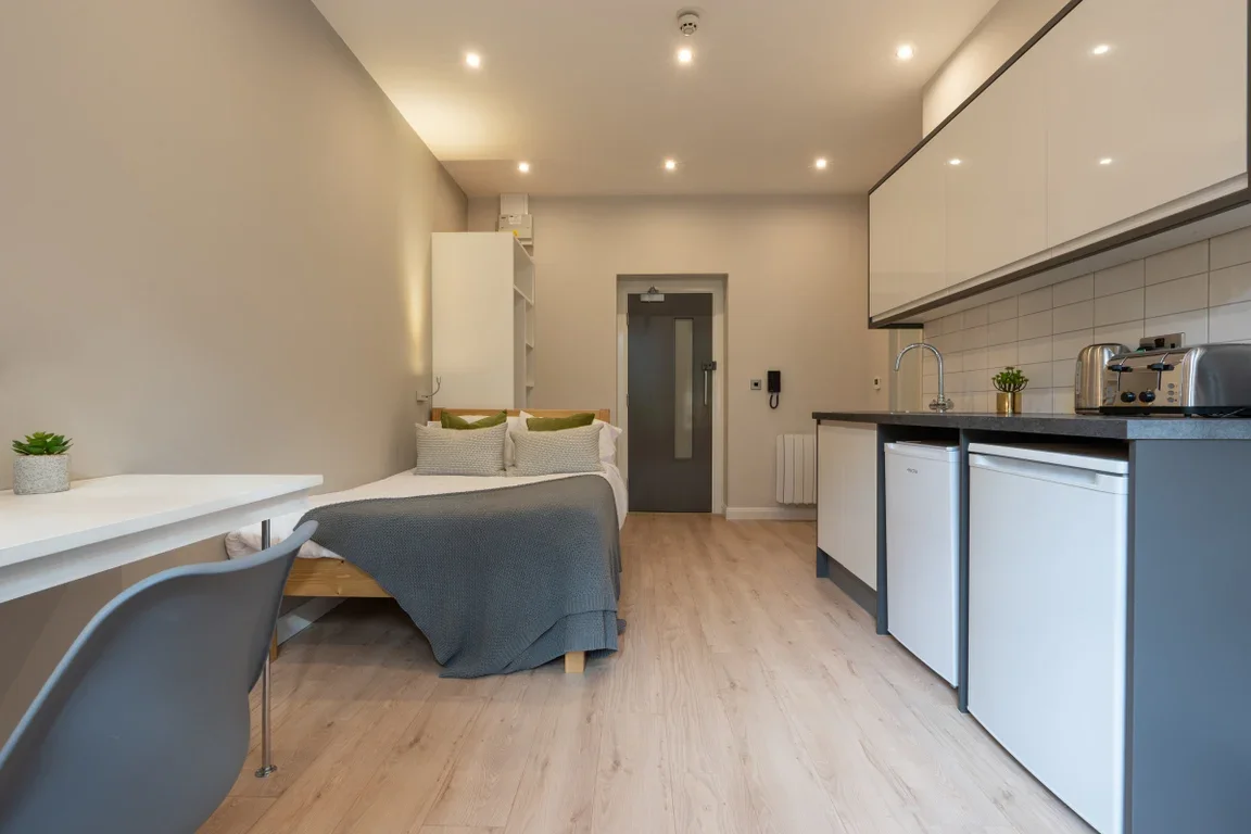 Flat Eskdale Terrace in Newcastle upon Tyne