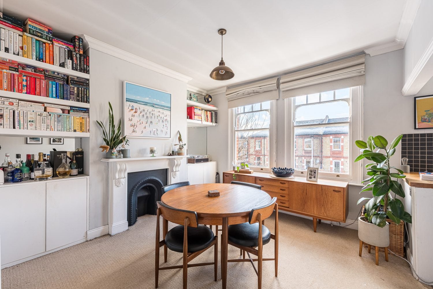Flat Queenstown Road in Greater London