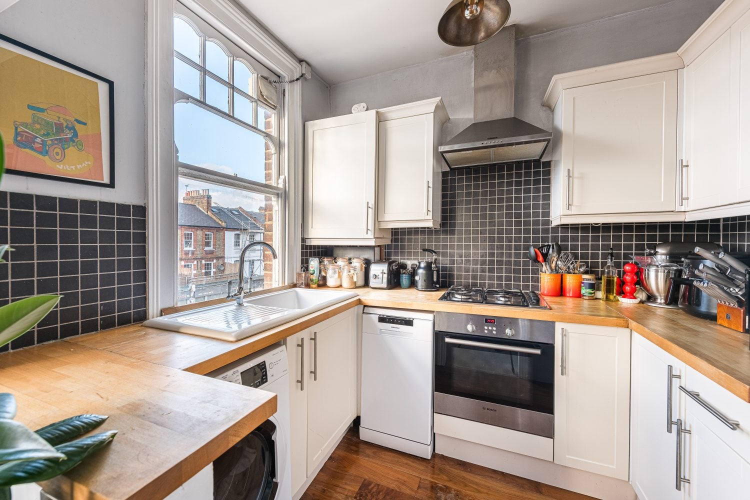 Flat Queenstown Road in Greater London
