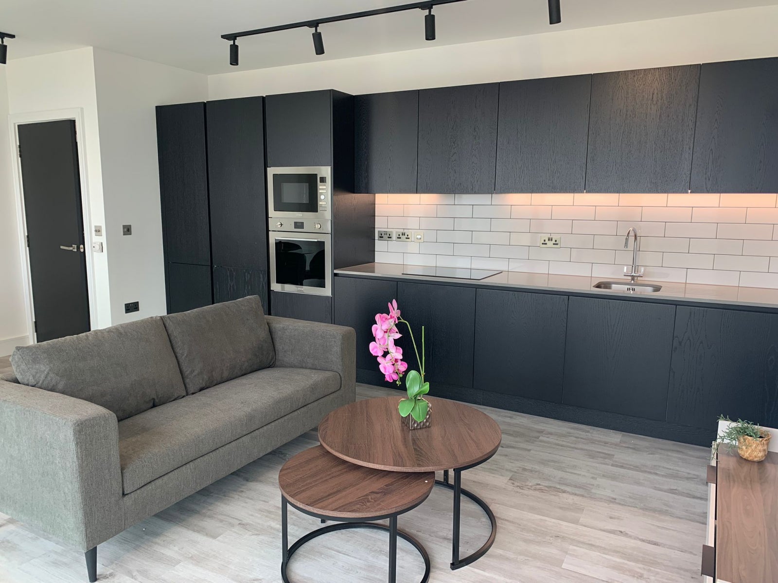 Flat Sutton Court Road in Greater London