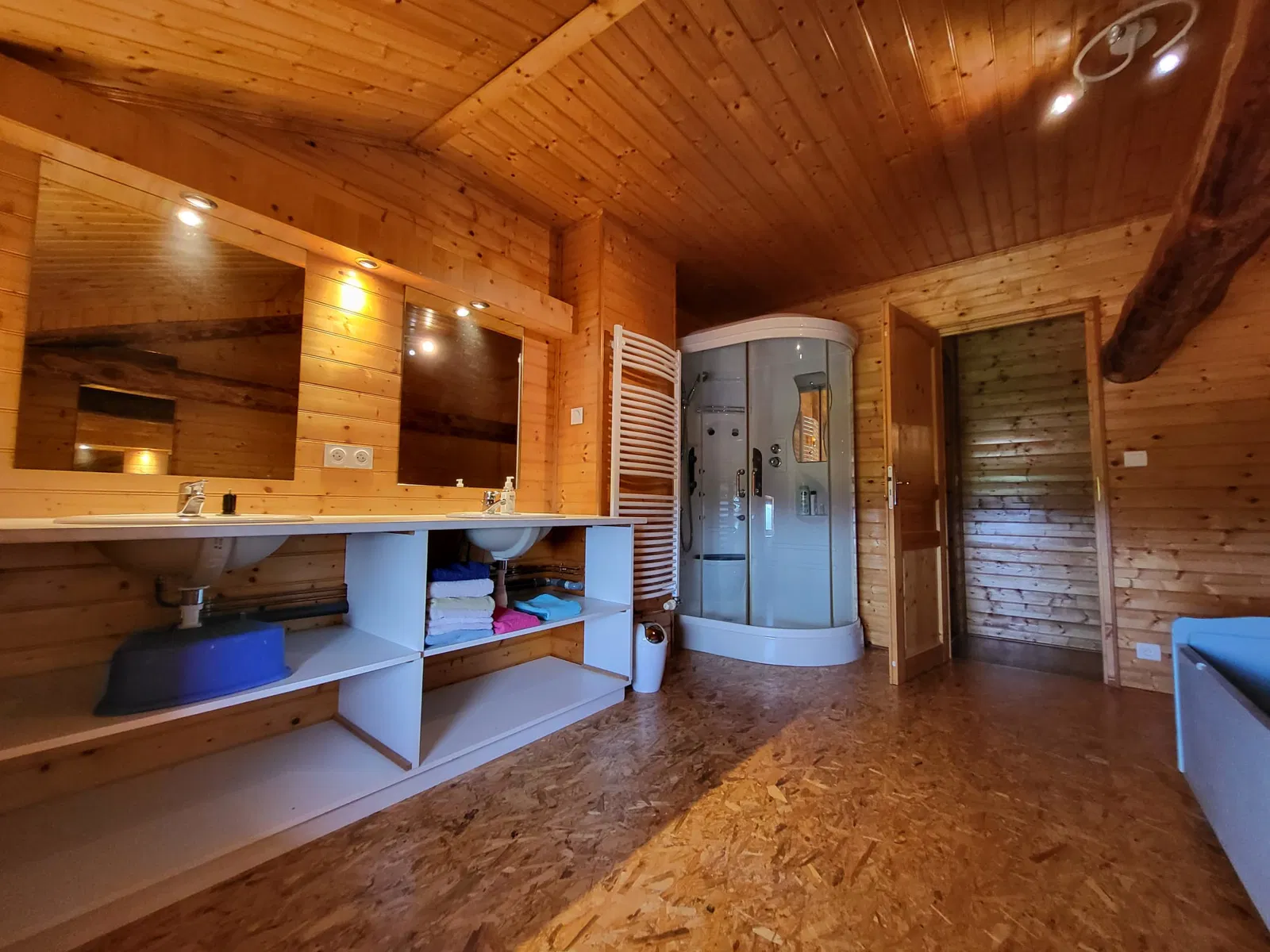 Room Impasse du Payou in Saint-Pierre-du-Champ